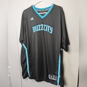 BUZZ CITY ADIDAS Men Jersey Charlotte Hornets Black And Blue Size XXL